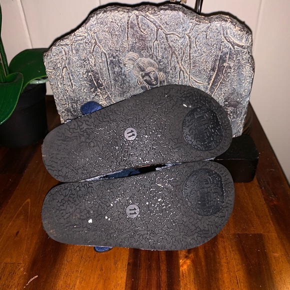 Cute Sandals - Picture 3 of 4